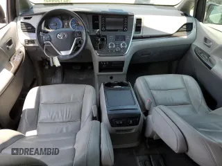 2018 Toyota Sienna XLE Auto Access Seat with VIN 5TDYZ3DC2JS915820, listed as a Copart auction lot 62130445 with 146,607 mi miles and Salvage title. Bid and sale history available at DreamBid. Image 8.