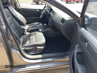2011 Volkswagen Jetta SE с VIN 3VWDZ7AJ7BM381284, выставлен на аукционе IAAI как лот 42541349 с пробегом 139 299 миль миль и . История ставок и продаж доступна на DreamBid. Изображение 5.