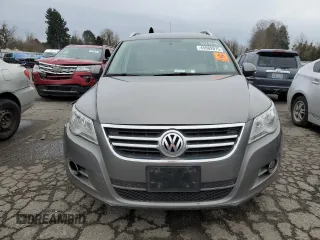 2010 Volkswagen Tiguan SEL with VIN WVGBV7AX6AW514766, listed as a Copart auction lot 45982075 with Not Provided miles and Clean Title. Bid and sale history available at DreamBid. Image 5.