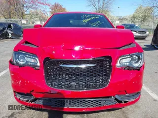 2016 Chrysler 300 S z VIN 2C3CCAGGXGH117091, wystawiony jako IAAI lot #42060505 z przebiegiem 81 938 mil mil oraz . Historia ofert i sprzedaży dostępna na DreamBid. Obrazek 12.