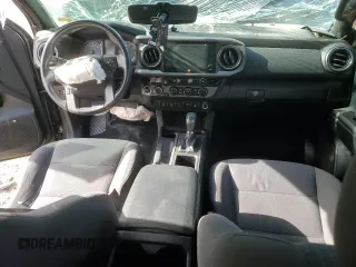 2017 Toyota Tacoma SR5 z VIN 3TMCZ5AN2HM057612, wystawiony jako Copart lot #48394765 z przebiegiem 106 579 mil mil oraz Szkoda całkowita • Salvage title. Historia ofert i sprzedaży dostępna na DreamBid. Obrazek 8.