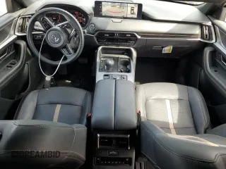 2025 Mazda CX-70 Premium Plus с VIN JM3KJEHA7S1106448, выставлен на аукционе Copart как лот 50820565 с пробегом 14 889 миль миль и Списание • Salvage title. История ставок и продаж доступна на DreamBid. Изображение 8.