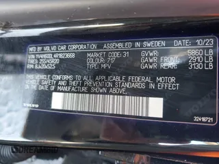 2024 Volvo XC60 Recharge Plug-In Hybrid Plus Dark Theme with VIN YV4H60DL4R1823668, listed as a Copart auction lot 42551755 with 910 mi miles and Salvage Title. Bid and sale history available at carsss.com. Image 13.