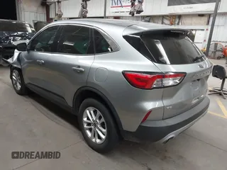 2022 Ford Escape SE with VIN 1FMCU9G6XNUA63389, listed as a IAAI auction lot 41265351 with 1 mi miles. Bid and sale history available at carsss.com. Image 3.