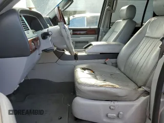 2006 Lincoln Navigator Luxury with VIN 5LMFU27506LJ12017, listed as a Copart auction lot 84655314 with 203,743 mi miles and Clean Title. Bid and sale history available at carsss.com. Image 7.