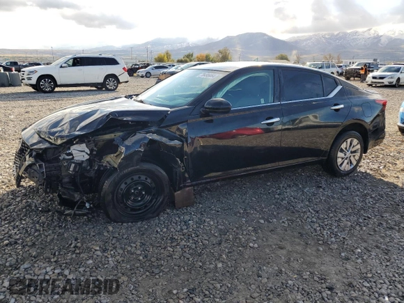 2019 Nissan Altima 2.5 S with VIN 1N4BL4BW0KN327258, listed as a Copart auction lot 78495464 with 111,813 mi miles and Salvage Title. Bid and sale history available at carsss.com. Image 1.