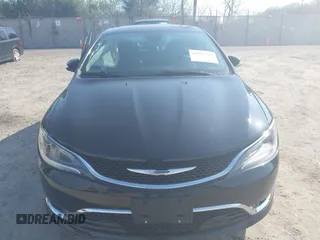 2015 Chrysler 200 C z VIN 1C3CCCEG0FN553629, wystawiony jako IAAI lot #41994143 z przebiegiem 75 774 mil mil oraz . Historia ofert i sprzedaży dostępna na DreamBid. Obrazek 12.
