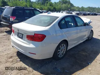 2016 BMW 3 Series 320i xDrive с VIN WBA8E5G59GNT94515, выставлен на аукционе IAAI как лот 42548876 с пробегом 72 804 миль миль и . История ставок и продаж доступна на DreamBid. Изображение 4.
