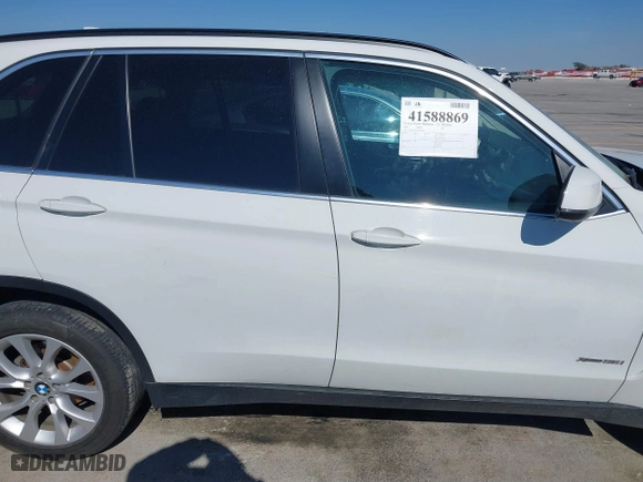 2016 BMW X5 xDrive35i with VIN 5UXKR0C56G0P34365, listed as a IAAI auction lot 41588869 with 105,250 mi miles. Bid and sale history available at carsss.com. Image 13.