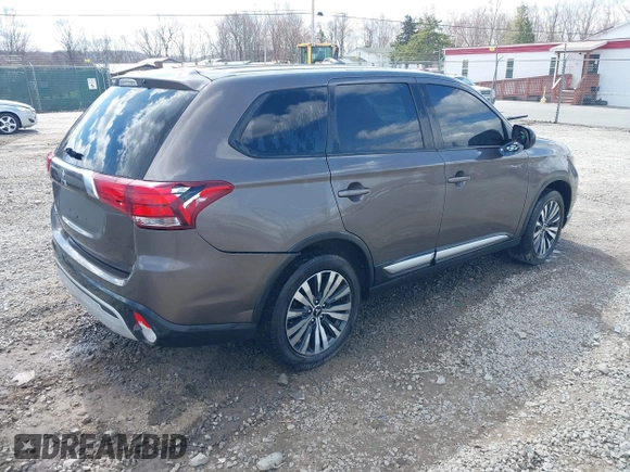 2020 Mitsubishi Outlander ES z VIN JA4AZ3A33LZ015378, wystawiony jako IAAI lot #41887351 z przebiegiem 113 349 mil mil oraz . Historia ofert i sprzedaży dostępna na DreamBid. Obrazek 4.