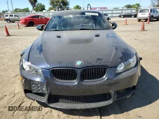 2011 BMW M3 z VIN WBSDX9C55BE584208, wystawiony jako Copart lot #67517364 z przebiegiem 112 099 mil mil oraz Szkody całkowita. Historia ofert i sprzedaży dostępna na DreamBid. Obrazek 5.
