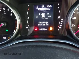 2019 Jeep Compass Latitude with VIN 3C4NJDBB5KT704564, listed as a IAAI auction lot 40768531 with 95,291 mi miles. Bid and sale history available at carsss.com. Image 15.