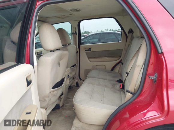 2010 Ford Escape XLT z VIN 1FMCU9DG1AKC21640, wystawiony jako IAAI lot #41962042 z przebiegiem 238 283 mil mil oraz . Historia ofert i sprzedaży dostępna na DreamBid. Obrazek 8.