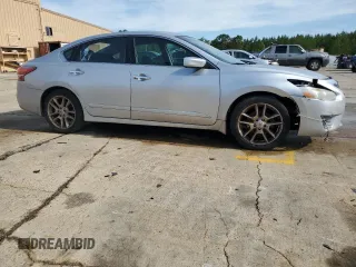 2014 Nissan Altima SV with VIN 1N4AL3AP4EC183357, listed as a Copart auction lot 56370165 with 260,743 mi miles and Salvage Title. Bid and sale history available at DreamBid. Image 4.