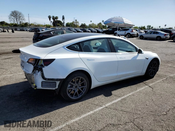 2018 Tesla Model 3 Long Range Battery z VIN 5YJ3E1EB7JF096808, wystawiony jako Copart lot #56592705 z przebiegiem 30 883 mil mil oraz Szkody całkowita. Historia ofert i sprzedaży dostępna na DreamBid. Obrazek 3.