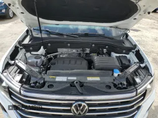 2024 Volkswagen Atlas SE with VIN 1V2KR2CA0RC551778, listed as a Copart auction lot 55583095 with 10,854 mi miles and Salvage title. Bid and sale history available at DreamBid. Image 11.