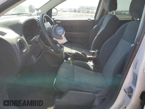 2016 Jeep Compass Sport z VIN 1C4NJCBA9GD568342, wystawiony jako Copart lot #61505995 z przebiegiem 133 368 mil mil oraz Szkoda całkowita • Salvage title. Historia ofert i sprzedaży dostępna na DreamBid. Obrazek 7.