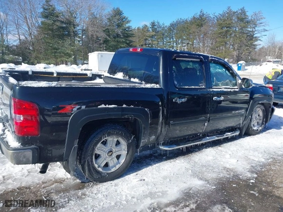2010 Chevrolet Silverado 1500 LT with VIN 3GCRKSE38AG257341, listed as a IAAI auction lot 41592371 with 136,872 mi miles. Bid and sale history available at carsss.com. Image 13.