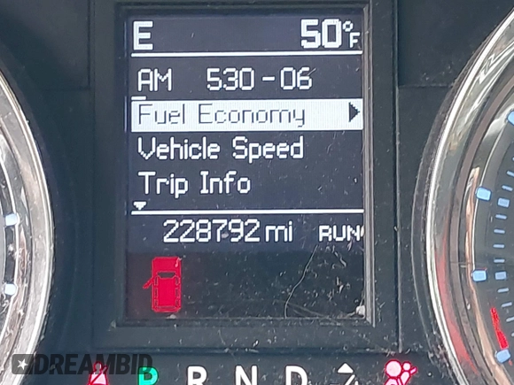 2013 Chrysler Town & Country Touring with VIN 2C4RC1BG2DR598182, listed as a IAAI auction lot 42026752 with 228,792 mi miles. Bid and sale history available at carsss.com. Image 6.