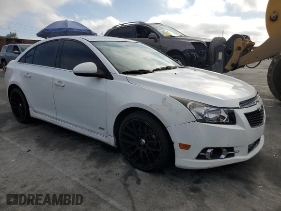 2014 Chevrolet Cruze 2LT z VIN 1G1PE5SB9E7436879, wystawiony jako Copart lot #59379565 z przebiegiem 183 282 mil mil oraz Czysty tytuł • Clean title. Historia ofert i sprzedaży dostępna na DreamBid. Obrazek 4.