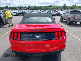 2022 Ford Mustang EcoBoost z VIN 1FATP8UH2N5124679, wystawiony jako IAAI lot #42271957 z przebiegiem 44 470 mil mil oraz . Historia ofert i sprzedaży dostępna na DreamBid. Obrazek 17.