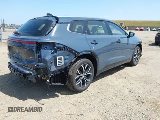 2025 Toyota Crown XLE z VIN JTDACAAJ6S3016620, wystawiony jako IAAI lot #42024734 z przebiegiem 5 492 mil mil oraz . Historia ofert i sprzedaży dostępna na DreamBid. Obrazek 4.