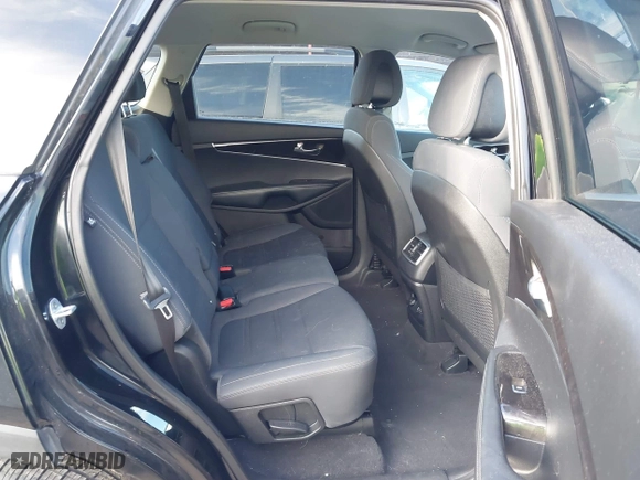 2017 Kia Sorento LX V6 with VIN 5XYPG4A53HG199627, listed as a IAAI auction lot 41199694 with 90,155 mi miles. Bid and sale history available at carsss.com. Image 8.