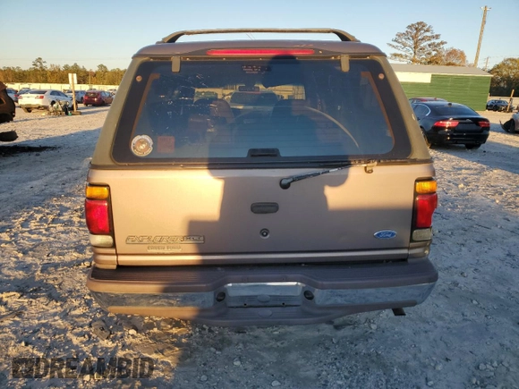 1997 Ford Explorer XL with VIN 1FMDU34XXVUC61582, listed as a Copart auction lot 81957344 with 153,852 mi miles and Salvage title. Bid and sale history available at DreamBid. Image 6.