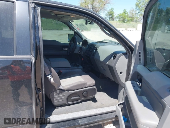2005 Ford F-150 XLT с VIN 1FTPX14505FB76170, выставлен на аукционе IAAI как лот 42238528 с пробегом 211 947 миль миль и . История ставок и продаж доступна на DreamBid. Изображение 5.