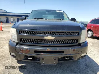 2010 Chevrolet Silverado 1500 LT with VIN 3GCRKSE32AG166081, listed as a Copart auction lot 56357465 with 198,797 mi miles and Clean Title. Bid and sale history available at DreamBid. Image 5.