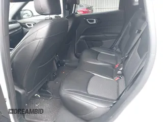 2022 Jeep Compass Latitude with VIN 3C4NJDBB5NT184919, listed as a IAAI auction lot 41044815 with 17,654 mi miles and . Bid and sale history available at DreamBid. Image 8.