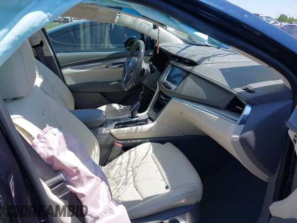 2017 Cadillac XT5 Luxury FWD with VIN 1GYKNBRS2HZ134259, listed as a IAAI auction lot 39416446 with 87,917 mi miles. Bid and sale history available at carsss.com. Image 5.