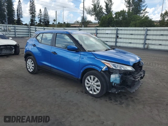 2022 Nissan Kicks S z VIN 3N1CP5BVXNL498820, wystawiony jako Copart lot #86065314 z przebiegiem 38 609 mil mil oraz Szkoda całkowita • Salvage title. Historia ofert i sprzedaży dostępna na DreamBid. Obrazek 4.