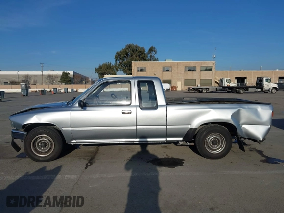 1989 Toyota Pickup с VIN JT4VN93D7K0001756, выставлен на аукционе IAAI как лот 41468936 с пробегом 187 284 миль миль и . История ставок и продаж доступна на DreamBid. Изображение 14.