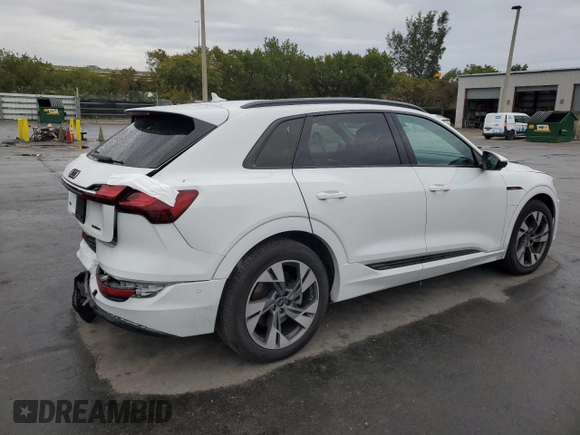 2022 Audi e-tron Premium with VIN WA1AAAGE9NB038342, listed as a Copart auction lot 46429375 with 39,636 mi miles and Non Repairable. Bid and sale history available at DreamBid. Image 3.