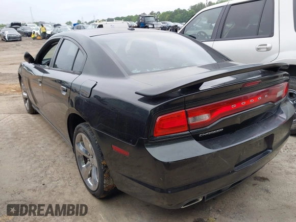 2011 Dodge Charger SE with VIN 2B3CL3CG3BH512706, listed as a IAAI auction lot 42122199 with 181,258 mi miles and . Bid and sale history available at carsss.com. Image 3.
