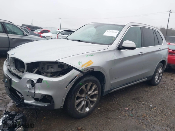 2015 BMW X5 xDrive35d with VIN 5UXKS4C51F0N06221, listed as a IAAI auction lot 41568976 with 162,442 mi miles. Bid and sale history available at carsss.com. Image 20.
