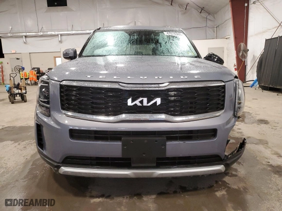2022 Kia Telluride LX with VIN 5XYP2DHC6NG241206, listed as a Copart auction lot 47016965 with 37,769 mi miles and Salvage Title. Bid and sale history available at carsss.com. Image 5.