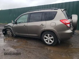2010 Toyota RAV4 Limited z VIN JTMDK4DV6AD012804, wystawiony jako Copart lot #56024605 z przebiegiem Nie podano mil oraz Szkoda całkowita • Salvage title. Historia ofert i sprzedaży dostępna na DreamBid. Obrazek 2.