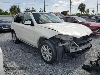 2015 BMW X5 xDrive35i z VIN 5UXKR0C58F0P03231, wystawiony jako Copart lot #60964305 z przebiegiem 71 419 mil mil oraz Szkoda całkowita • Salvage title. Historia ofert i sprzedaży dostępna na DreamBid. Obrazek 4.