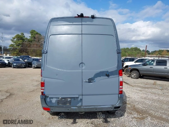 2018 Mercedes-Benz Sprinter Cargo Van Worker with VIN WD3PE7CD7JP637865, listed as a IAAI auction lot 41027131 with 112,009 mi miles. Bid and sale history available at carsss.com. Image 17.