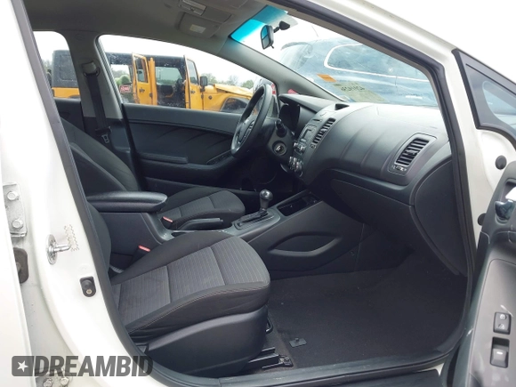 2015 Kia Forte LX with VIN KNAFX4A69F5421840, listed as a IAAI auction lot 42019236 with 147,847 mi miles. Bid and sale history available at carsss.com. Image 5.