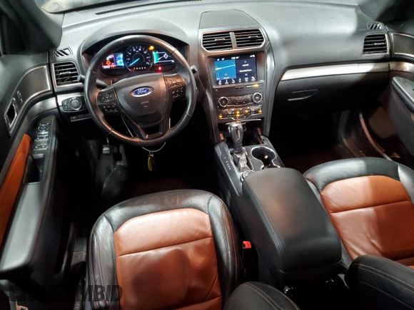 2019 Ford Explorer XLT с VIN 1FM5K8D86KGA92977, выставлен на аукционе Copart как лот 57943585 с пробегом 123 124 миль миль и Списание • Salvage title. История ставок и продаж доступна на DreamBid. Изображение 8.