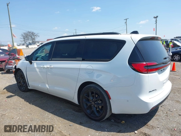 2023 Chrysler Pacifica Limited with VIN 2C4RC1GG6PR540220, listed as a IAAI auction lot 42009535 with 29,339 mi miles and . Bid and sale history available at DreamBid. Image 14.