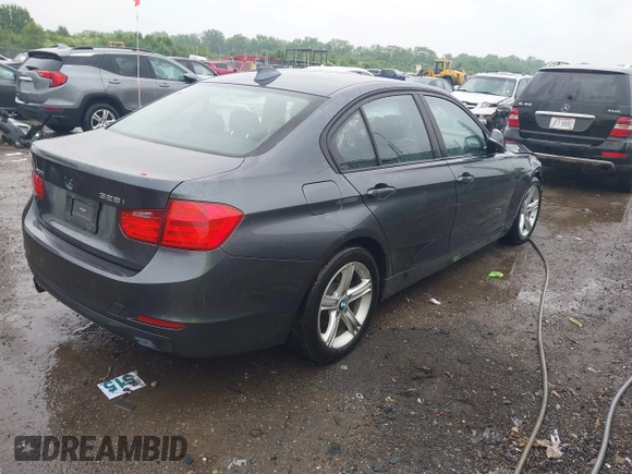 2015 BMW 3 Series 328i xDrive z VIN WBA3B3C56FF548474, wystawiony jako IAAI lot #42366206 z przebiegiem 73 042 mil mil oraz . Historia ofert i sprzedaży dostępna na DreamBid. Obrazek 4.
