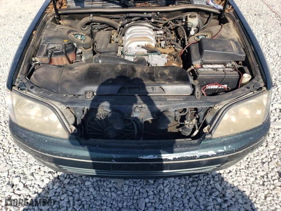 1998 Lexus LS 400 Luxury Sdn with VIN JT8BH28F0W0121155, listed as a Copart auction lot 60038024 with NaN miles and Salvage Title. Bid and sale history available at carsss.com. Image 11.