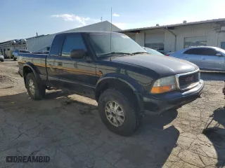 2003 GMC Sonoma SLS with VIN 1GTCT19XX38231438, listed as a Copart auction lot 72920574 with 85,820 mi miles and Salvage Title. Bid and sale history available at carsss.com. Image 4.