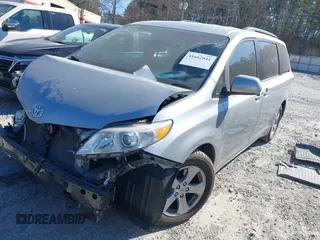 2016 Toyota Sienna LE AAS with VIN 5TDKK3DC6GS696573, listed as a IAAI auction lot 41662041 with 75,363 mi miles. Bid and sale history available at carsss.com. Image 18.