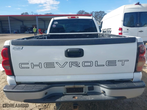 2006 Chevrolet Silverado 1500 Work Truck with VIN 1GCEC14V16E144581, listed as a IAAI auction lot 41368021 with 268,321 mi miles. Bid and sale history available at carsss.com. Image 16.
