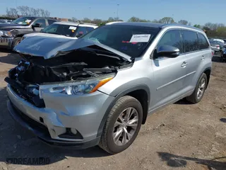 2015 Toyota Highlander XLE with VIN 5TDJKRFH6FS205019, listed as a IAAI auction lot 41887900 with 86,383 mi miles. Bid and sale history available at carsss.com. Image 17.